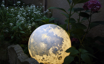 These Realistic Planet and Moon Lamps Will Bring the Space Into Your Room